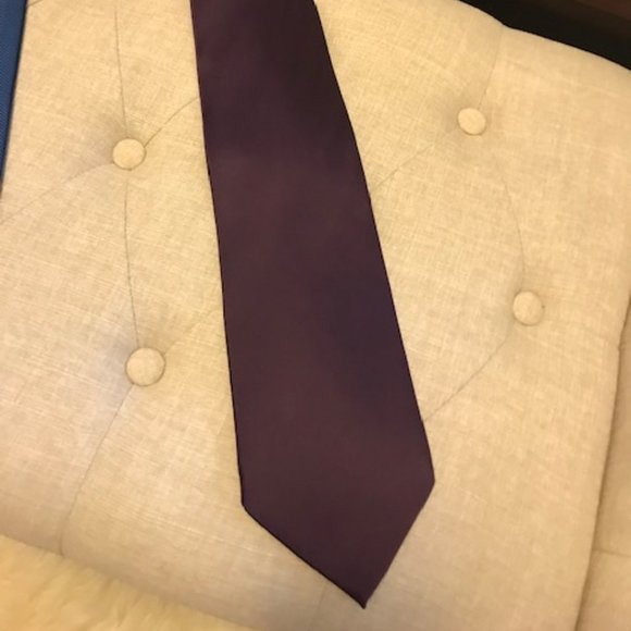 Men's Tie Bundle set of 4 - Various Brands, 100% Silk, Excellent Used Condition - Picture 8 of 10